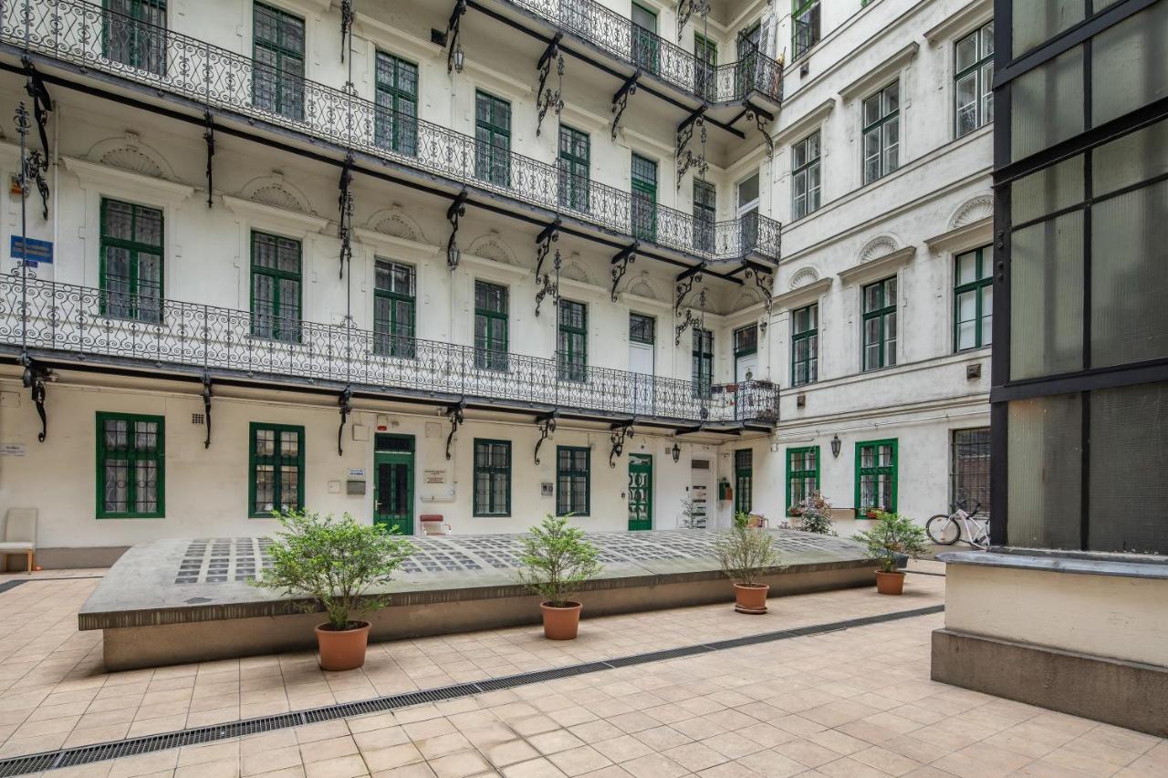 New - Central And Modern Studio Budapest Esterno foto
