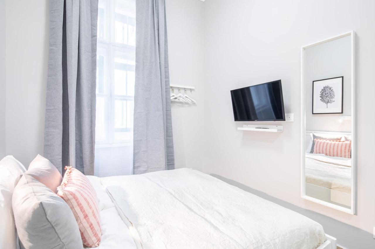New - Central And Modern Studio Budapest Esterno foto