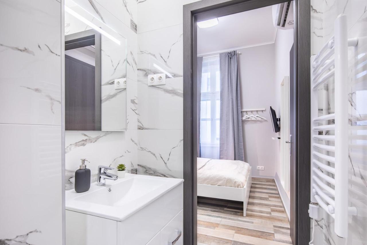 New - Central And Modern Studio Budapest Esterno foto